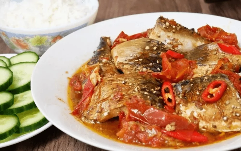 Cá mòi kho tiêu